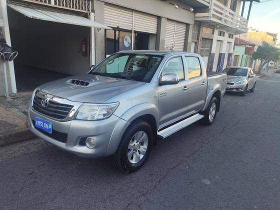 TOYOTA HILUX 3.0 STD 4X4 CD 16V TURBO INTERCOOLER DIESEL 4P MANUAL TOYOTA HILUX 3.0 STD 4X4 CD 16V TURBO INTERCOOLER DIESEL 4P MANUAL